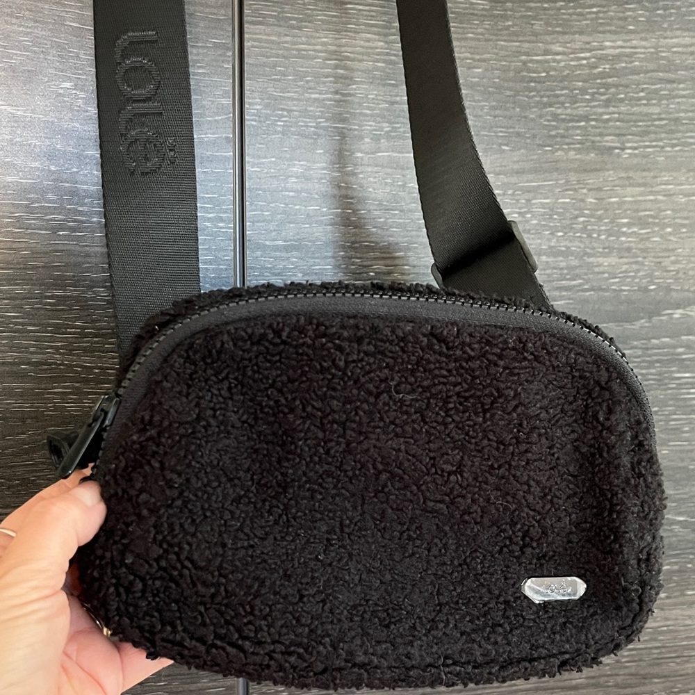 EUC Lole Sherpa-Like Black Belt or Sling Bag